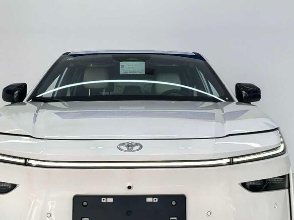 2026 Toyota bZ3X 58.3 kWh, белый, 2505000 рублей - вид 1