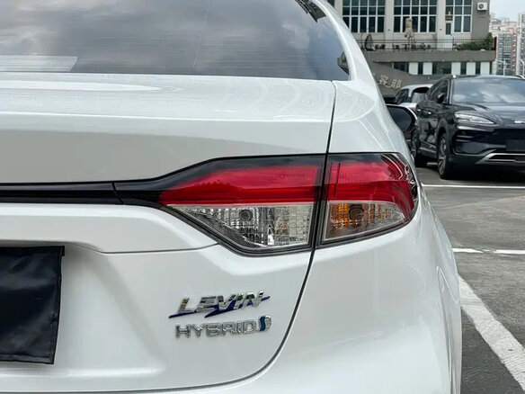 2023 Toyota Corolla Sporty XII (E210), белый, 1699000 рублей - вид 6