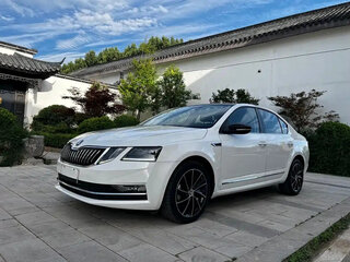 2018 Skoda Octavia III (A7) Рестайлинг, белый, 1119027 рублей, вид 2