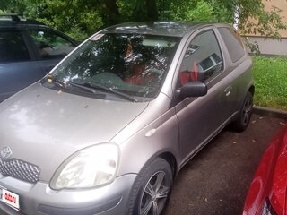 2003 Toyota Yaris I Рестайлинг, серый, 330000 рублей, вид 1