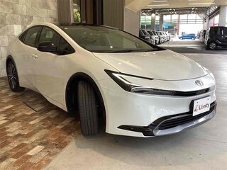 2023 Toyota Prius V (XW60), белый, 3100000 рублей, вид 1