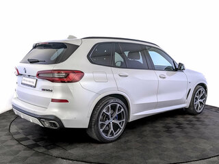 2019 BMW X5 M50d IV (G05/G18), белый, 6306000 рублей, вид 5
