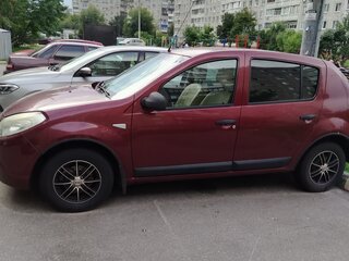 2012 Renault Sandero I, красный, 900000 рублей, вид 1