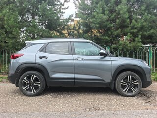 2021 Chevrolet TrailBlazer III, серый, 2150000 рублей, вид 3