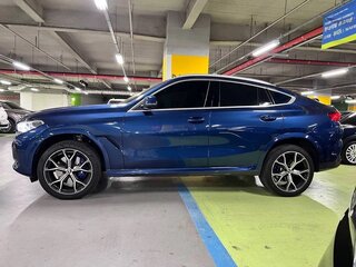 2022 BMW X6 40i III (G06), синий, 8500000 рублей, вид 5