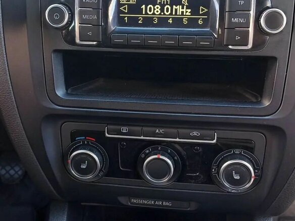 2012 Volkswagen Jetta VI, серый, 730000 рублей - вид 15