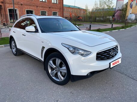 2011 Infiniti FX37 II (S51) Рестайлинг, белый, 1700000 рублей, вид 3