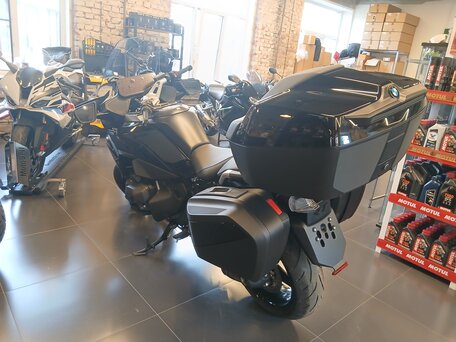 2025 BMW R 1300 RT, чёрный, 3075000 рублей, вид 2