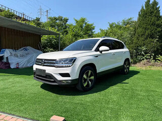 2023 Volkswagen Tharu 300 TSI I Рестайлинг, белый, 2000100 рублей, вид 1
