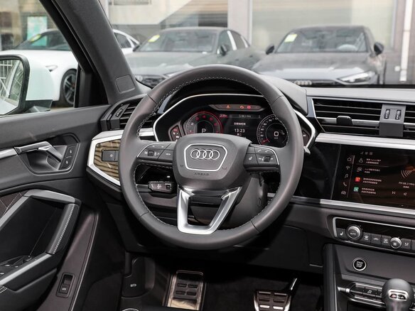 2026 Audi Q3 TFSI III (FJ), серый, 3900000 рублей - вид 16
