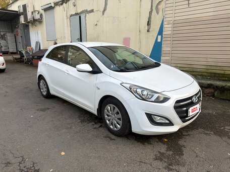 2015 Hyundai i30 II Рестайлинг, белый, 850000 рублей, вид 2