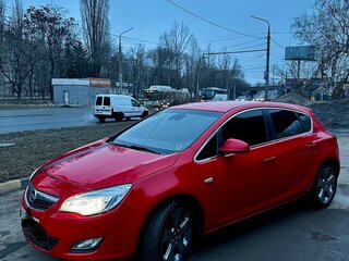 2010 Opel Astra J, красный, 380000 рублей, вид 1