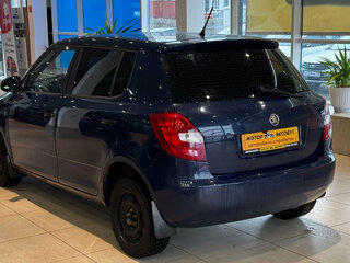 2013 Skoda Fabia II Рестайлинг, синий, 230000 рублей, вид 4