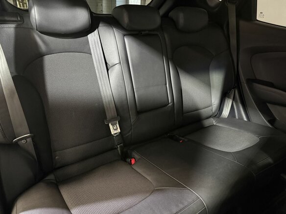 2013 Hyundai ix35 I, чёрный - вид 10