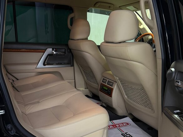 2014 Toyota Land Cruiser 200 Series Рестайлинг 1, чёрный, 4150000 рублей - вид 9