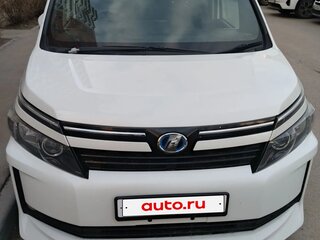 2014 Toyota Voxy III (R80), белый, 1800000 рублей, вид 2