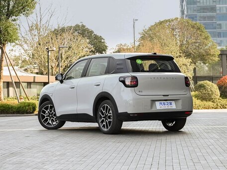 2026 Leapmotor A10 53 kWh, бежевый, 1856500 рублей, вид 4