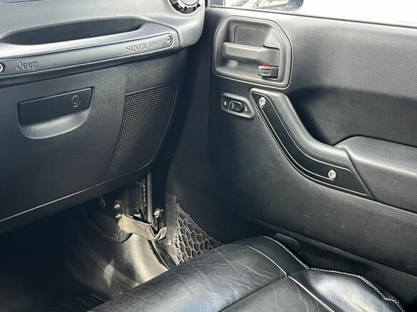 2011 Jeep Wrangler III (JK), чёрный - вид 14