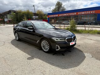 2020 BMW 5 серии 530i xDrive VII (G30/G31/G38) Рестайлинг, чёрный, 5000000 рублей, вид 3