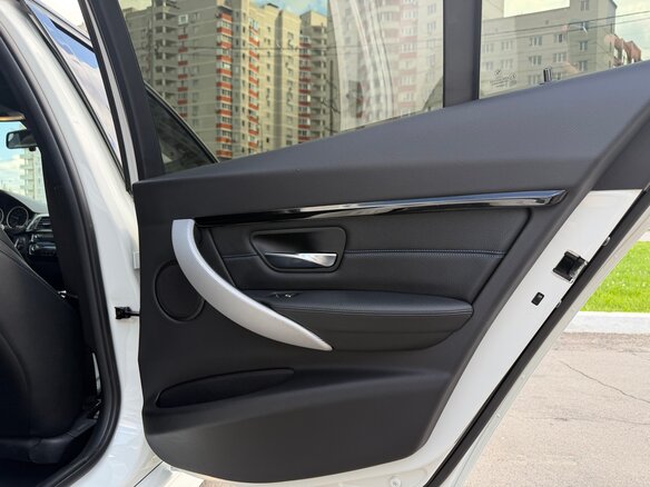 2018 BMW 3 серии 320i xDrive VI (F3x) Рестайлинг, белый, 2350000 рублей - вид 15