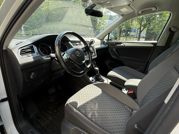 2017 Volkswagen Tiguan II, белый - вид 8