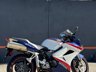 2007 Honda VFR 800, белый, 655000 рублей, вид 2