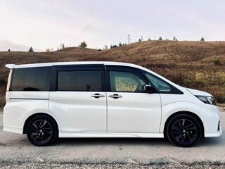 2021 Honda Stepwgn Spada V Рестайлинг, белый, 1915000 рублей, вид 3