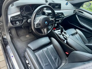 2018 BMW 5 серии 520i VII (G30/G31/G38), чёрный, 3000000 рублей, вид 4