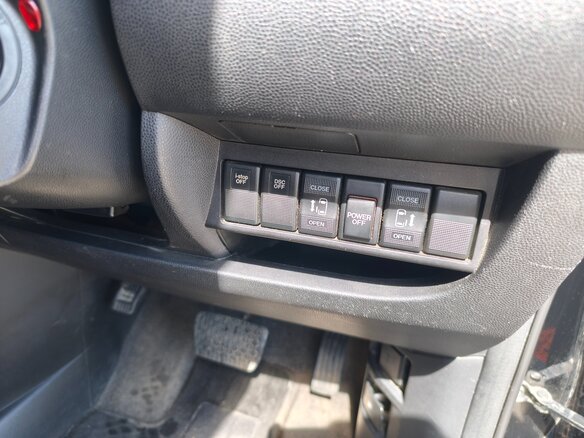 2012 Mazda Biante, чёрный, 1050000 рублей - вид 11