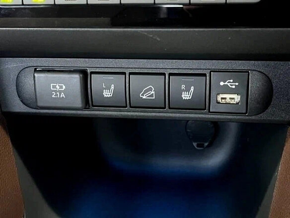 2022 Toyota Yaris Cross I, белый, 1452000 рублей - вид 12