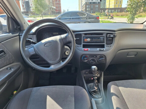 2005 Kia Rio II, серебристый, 430000 рублей - вид 9