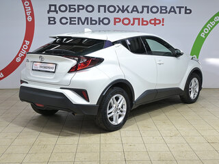 2021 Toyota C-HR I Рестайлинг, белый, 2560000 рублей, вид 4