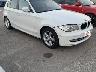 2010 BMW 1 серии 116i I (E81/E82/E87/E88) Рестайлинг, белый, 700000 рублей, вид 1