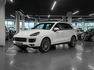 2017 Porsche Cayenne Diesel II Рестайлинг (958), белый, 4200000 рублей, вид 1