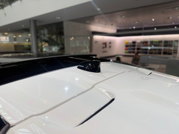 2025 Land Rover Range Rover Velar I Рестайлинг, белый, 8990000 рублей - вид 12