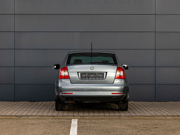 2012 Skoda Octavia II (A5) Рестайлинг, серый, 955000 рублей - вид 4