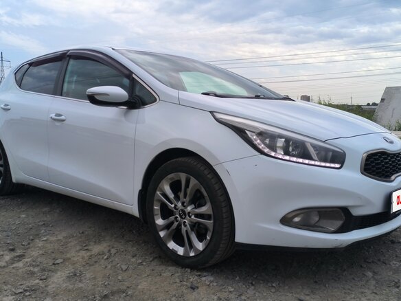 2012 Kia Ceed II, белый - вид 2