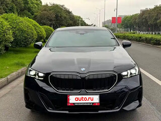 2025 BMW 5 серии Long 530Li xDrive VIII (G60/G61/G68), чёрный, 6250226 рублей, вид 2