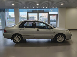 2009 Mitsubishi Lancer Classic IX Рестайлинг, серебристый, 380000 рублей, вид 4