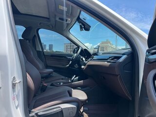 2022 BMW X1 Long 20Li sDrive II (F48) Рестайлинг, белый, 1635000 рублей, вид 3