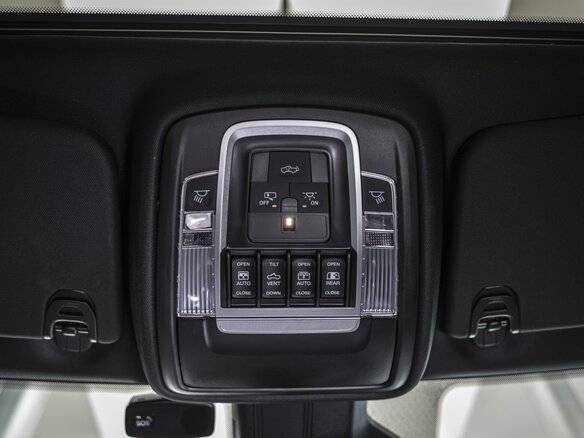 2026 Ram 1500 Crew Cab V Рестайлинг, красный - вид 30