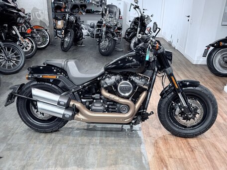 2018 Harley-Davidson Fat Bob, чёрный, 1699000 рублей, вид 3