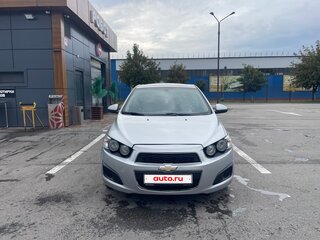 2013 Chevrolet Aveo II, серебристый, 570000 рублей, вид 2
