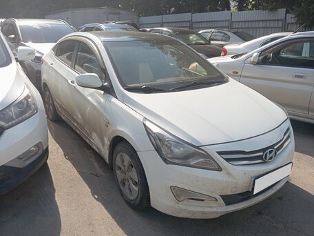 2015 Hyundai Solaris I Рестайлинг, белый, 632000 рублей, вид 1