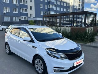 2015 Kia Rio III Рестайлинг, белый, 835000 рублей, вид 2