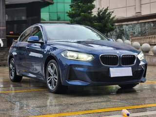 2022 BMW 1 серии 120i III (F52) Рестайлинг, синий, 1530005 рублей, вид 3