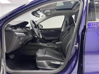2021 Skoda Octavia IV (A8), фиолетовый, 1670000 рублей, вид 3