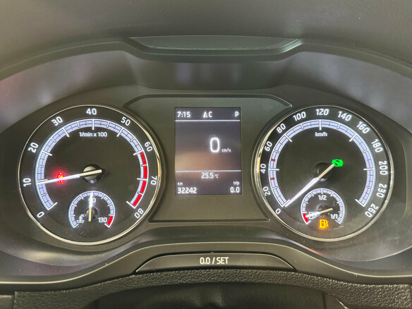 2021 Skoda Karoq I, коричневый, 2349000 рублей - вид 14