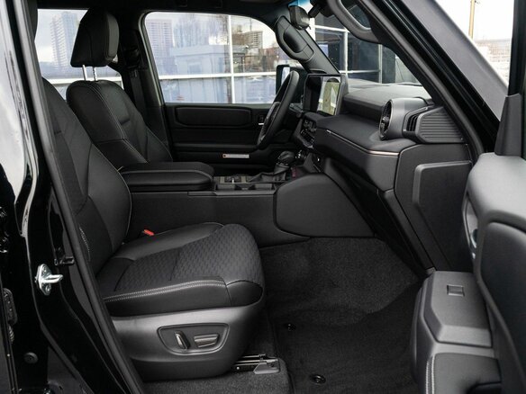 2025 Toyota Land Cruiser Prado 250 Series, чёрный, 11700000 рублей - вид 11
