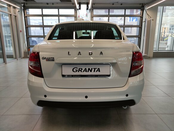 2026 Lada (ВАЗ) Granta I Рестайлинг, белый, 1290000 рублей - вид 7